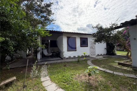 Casa à venda com 4 quartos, sendo 2 suítes, em Ogiva, Cabo Frio, RJ