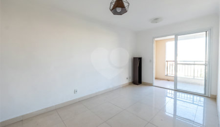Apartamento à venda com 3 quartos, sendo 1 suíte,  em Jardim Parque Morumbi, São Paulo, SP
