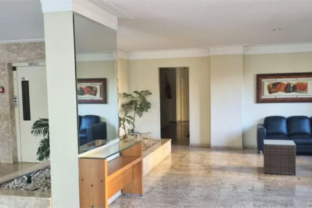 Apartamento à venda com 2 quartos em Parque Assunção, Taboão da Serra, SP