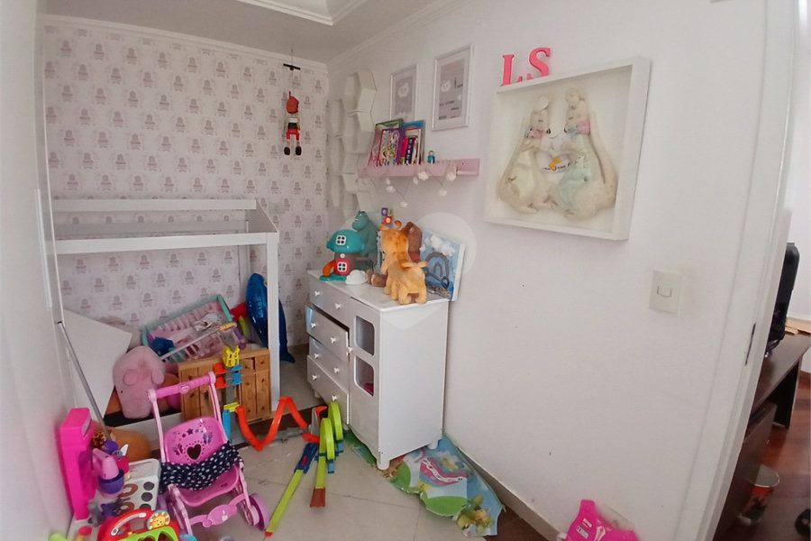 Sobrado à venda com 8 quartos, sendo 2 suítes, em Tremembé, São Paulo, SP