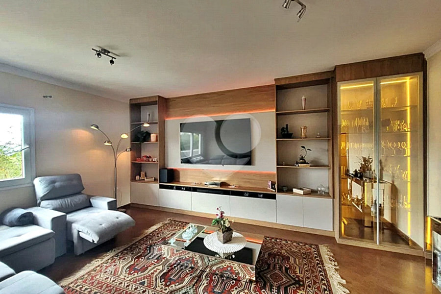 Casa à venda com 3 suítes no condomínio Cantareira, Mairiporã - SP