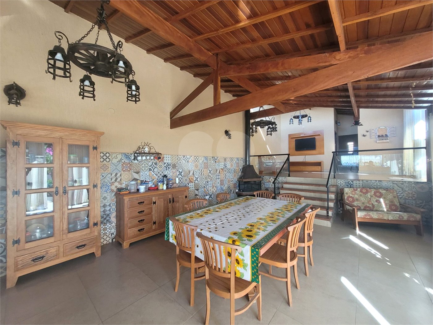 Casa para alugar com 5 quartos, sendo 2 suítes,  no condomínio Alpes de Caieiras, Caieiras - SP