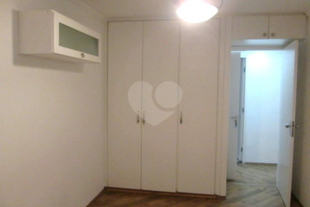 Apartamento à venda com 3 quartos, sendo 1 suíte,  em Paraíso, São Paulo, SP