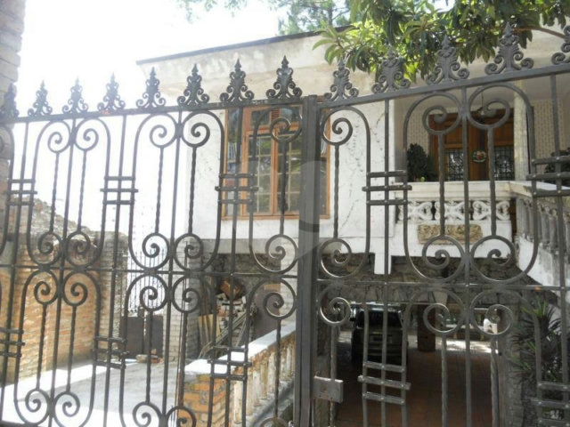 Sobrado à venda com 5 quartos, sendo 1 suíte,  em Tremembé, São Paulo, SP