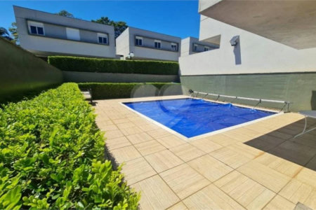 Casa à venda com 4 quartos, sendo 2 suítes, no condomínio Residencial Vila Lagos, São Paulo - SP