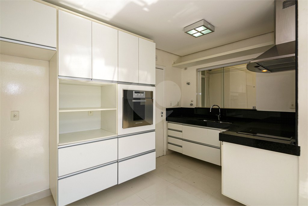 Casa à venda com 3 suítes no condomínio Villaggio Belvedere, São Paulo - SP