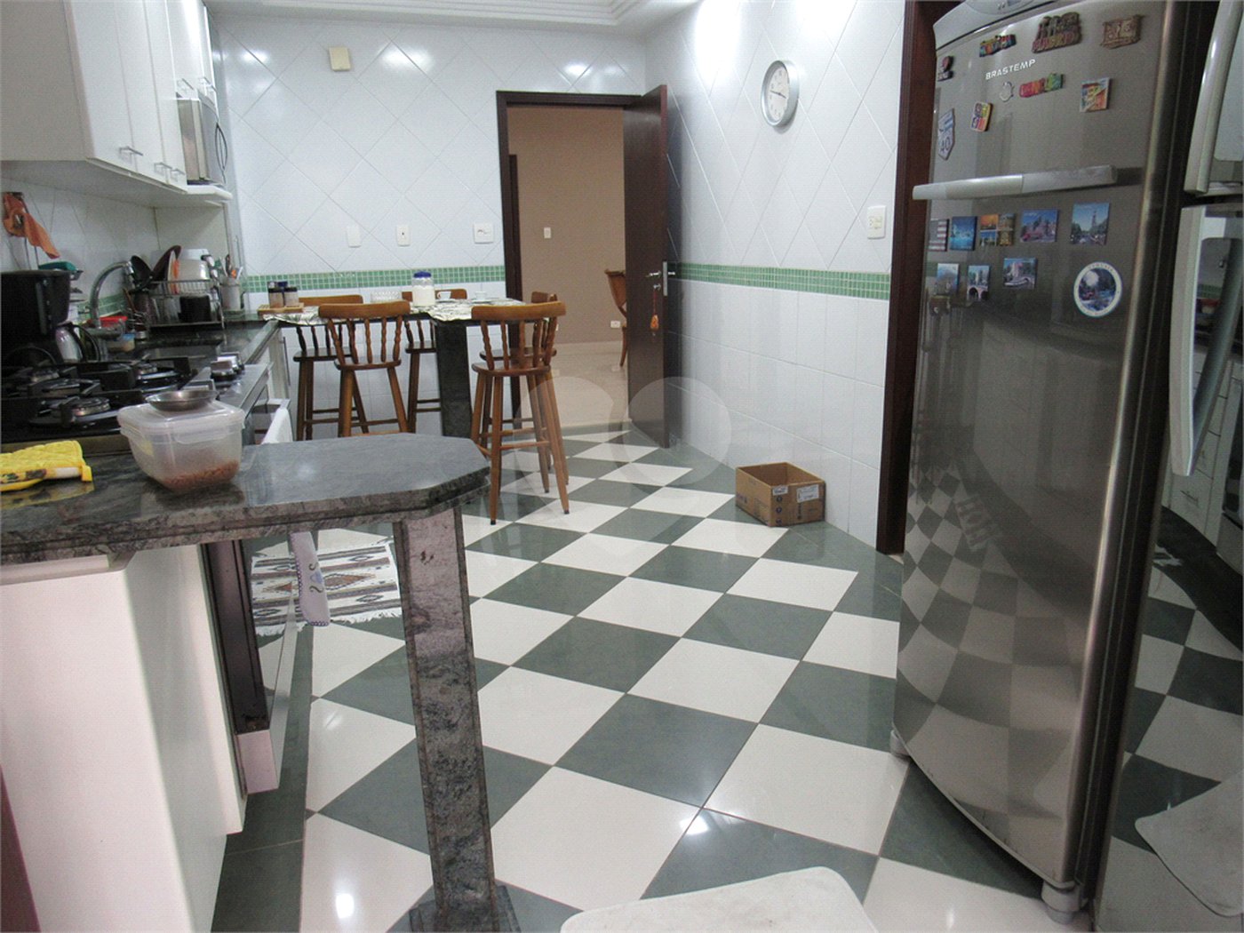 Sobrado à venda com 4 quartos, sendo 2 suítes, em Tremembé, São Paulo, SP