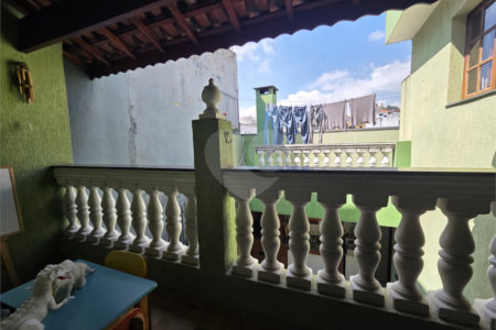Casa à venda com 4 quartos, sendo 1 suíte, em Vila Paulo Silas, São Paulo, SP