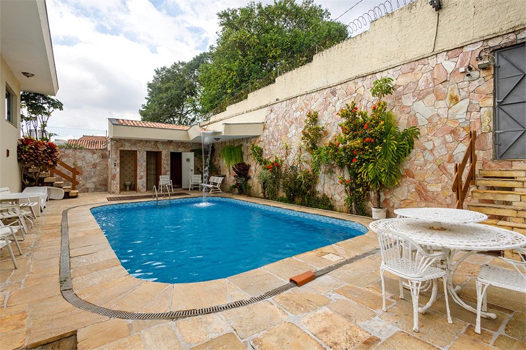 Casa à venda com 5 quartos, sendo 3 suítes, em Lapa, São Paulo, SP