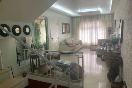Casa à venda com 3 quartos, sendo 1 suíte, no condomínio Greenland, São Paulo - SP