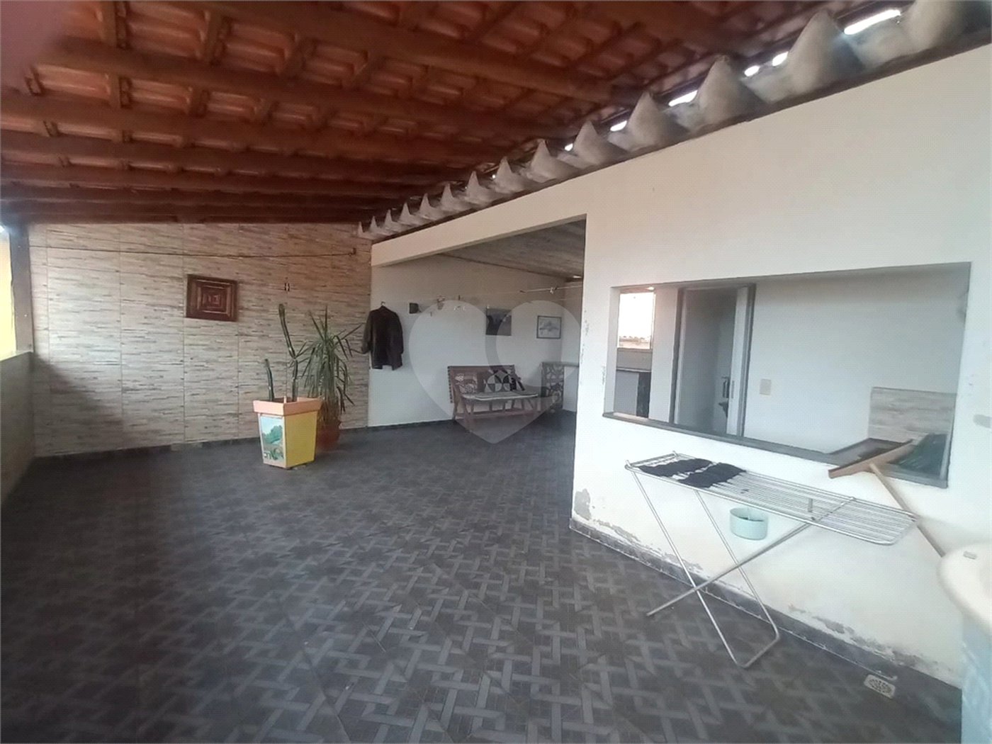 Casa à venda com 2 quartos, sendo 1 suíte, no condomínio Parque Central, Rio de Janeiro - RJ