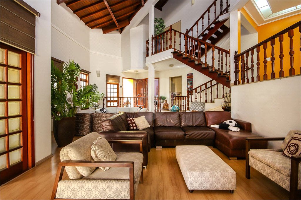 Casa à venda com 5 quartos, sendo 3 suítes, em City América, São Paulo, SP