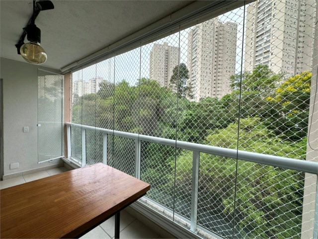 Apartamento à venda com 3 quartos, sendo 1 suíte,  em Morumbi, São Paulo, SP