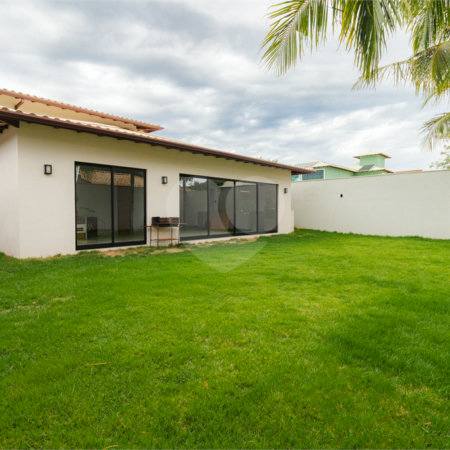 Casa à venda com 3 quartos, sendo 2 suítes, em Caravelas, Armação dos Búzios, RJ