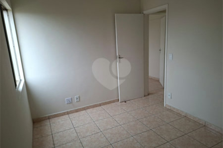 Apartamento à venda com 2 quartos em Parque Maria Domitila, São Paulo, SP