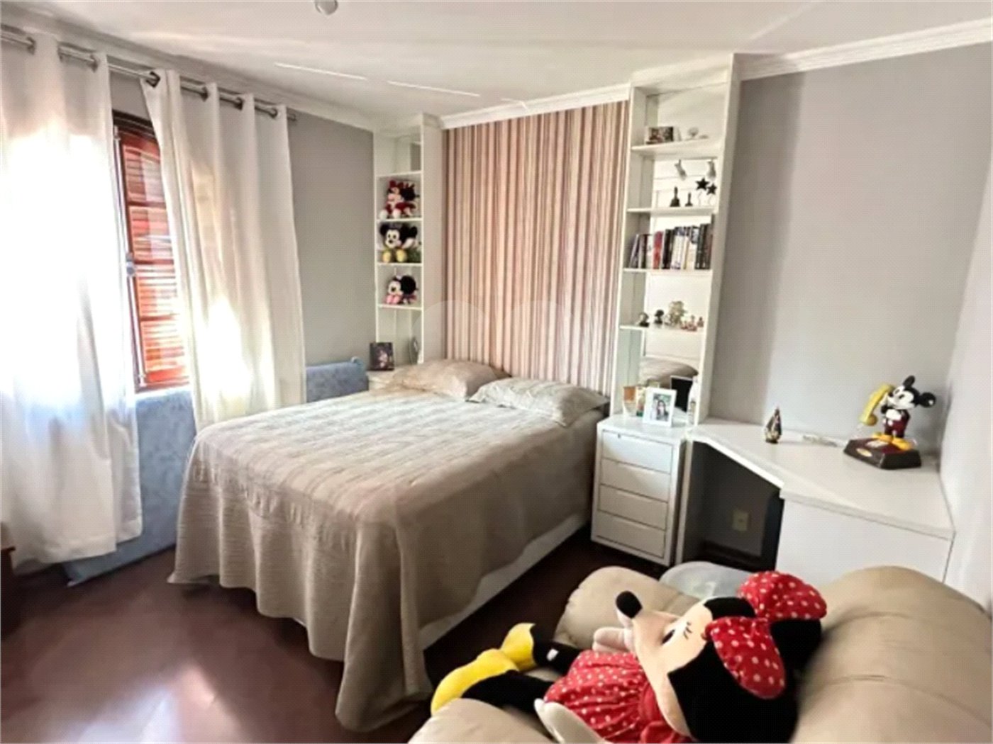 Sobrado à venda com 4 quartos, sendo 1 suíte, em Jardim Regina, São Paulo, SP
