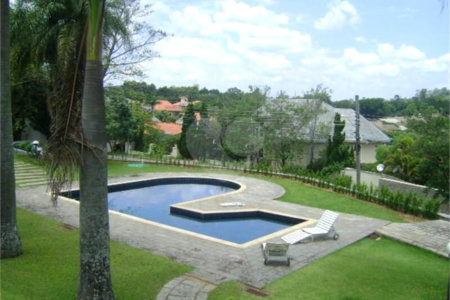 Casa à venda com 5 quartos, sendo 3 suítes, no condomínio Estância Marambaia, Vinhedo - SP