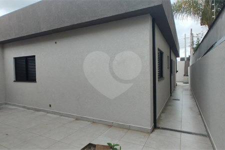 Casa Térrea à venda com 3 quartos, sendo 1 suíte,  em Nova Cerejeira, Atibaia, SP