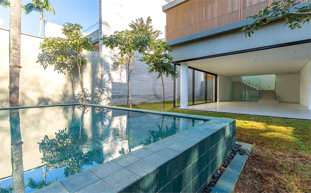 Casa à venda com 4 suítes no condomínio Unyco, São Paulo - SP