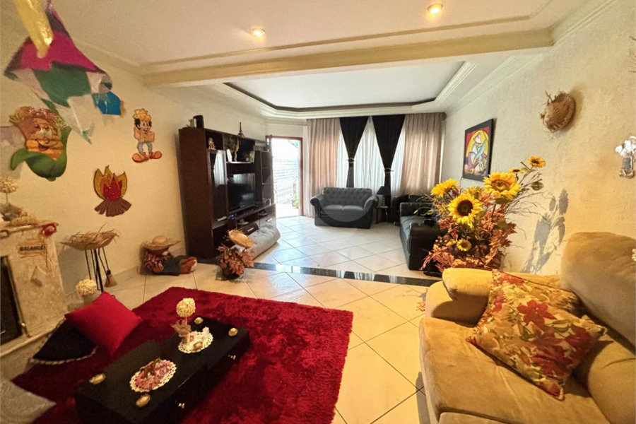 Casa à venda com 4 quartos, sendo 3 suítes, no condomínio Tremembé, São Paulo - SP