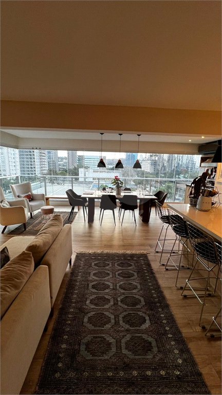 Apartamento à venda com 3 suítes em Vila Gertrudes, São Paulo, SP