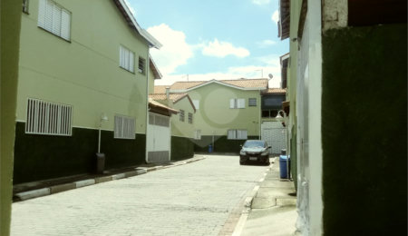 Casa à venda com 2 quartos, sendo 1 suíte,  no condomínio Jardim Débora, Poá - SP