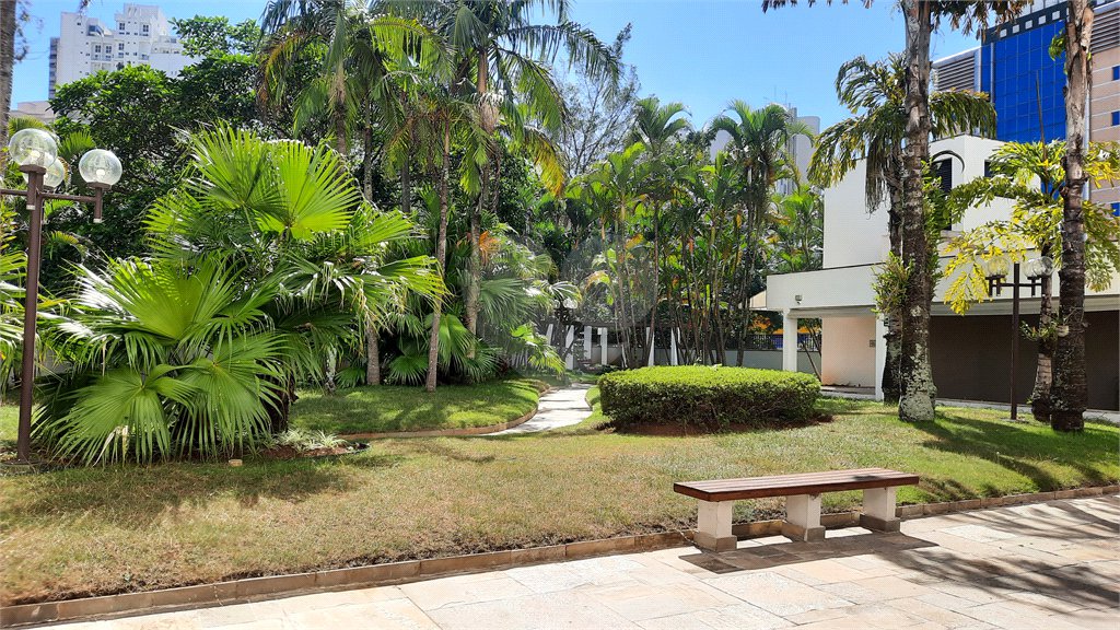 Apartamento à venda com 4 quartos, sendo 2 suítes, em Morumbi, São Paulo, SP