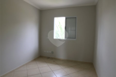 Casa à venda ou para alugar com 3 suítes no condomínio Recanto dos Paturis, Vinhedo - SP