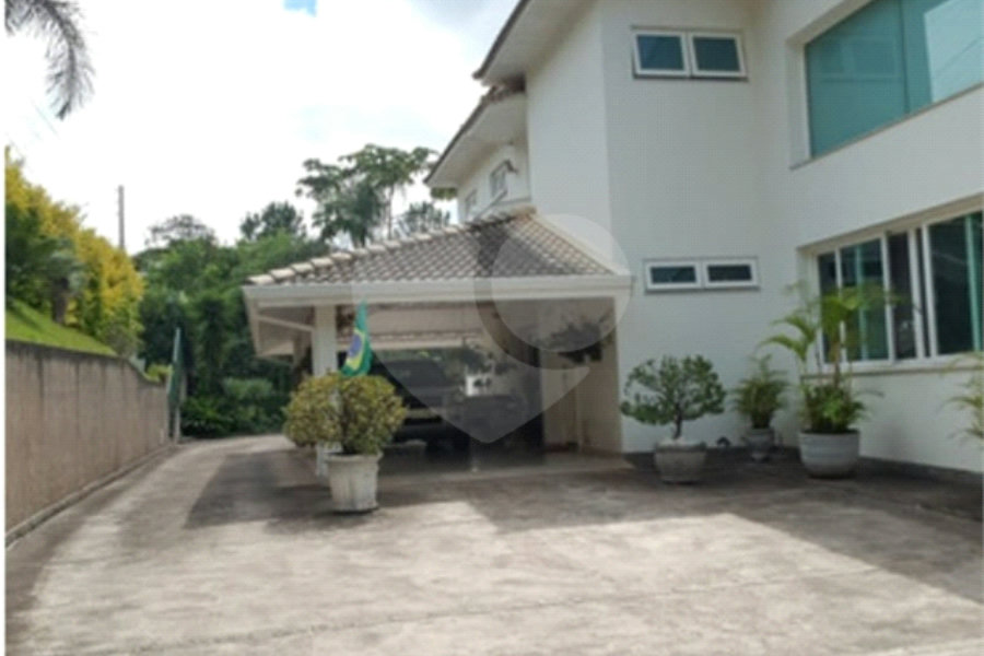 Casa à venda com 4 suítes no condomínio Monte Samkhya, Serra Negra - SP