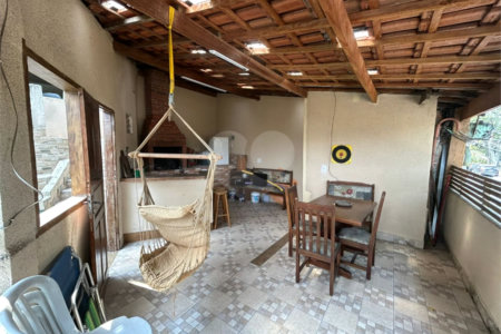 Sobrado à venda com 6 quartos, sendo 1 suíte,  em Vila do Encontro, São Paulo, SP