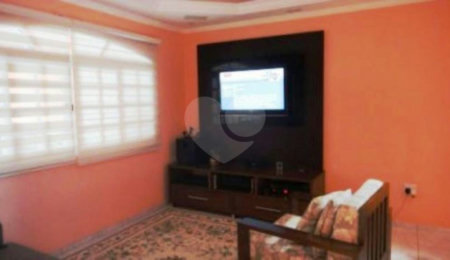 Sobrado à venda com 3 quartos, sendo 1 suíte, em Vila das Palmeiras, Guarulhos, SP