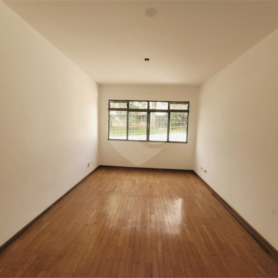 Casa à venda com 3 quartos, sendo 1 suíte, em Parque Maria Domitila, São Paulo, SP