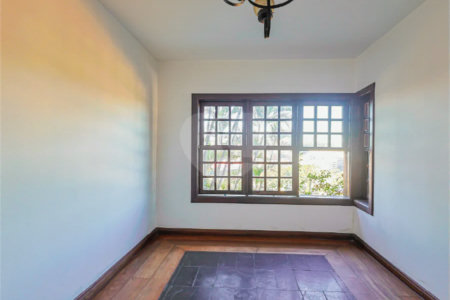 Sobrado à venda com 3 quartos, sendo 1 suíte,  em Jardim Leonor, São Paulo, SP