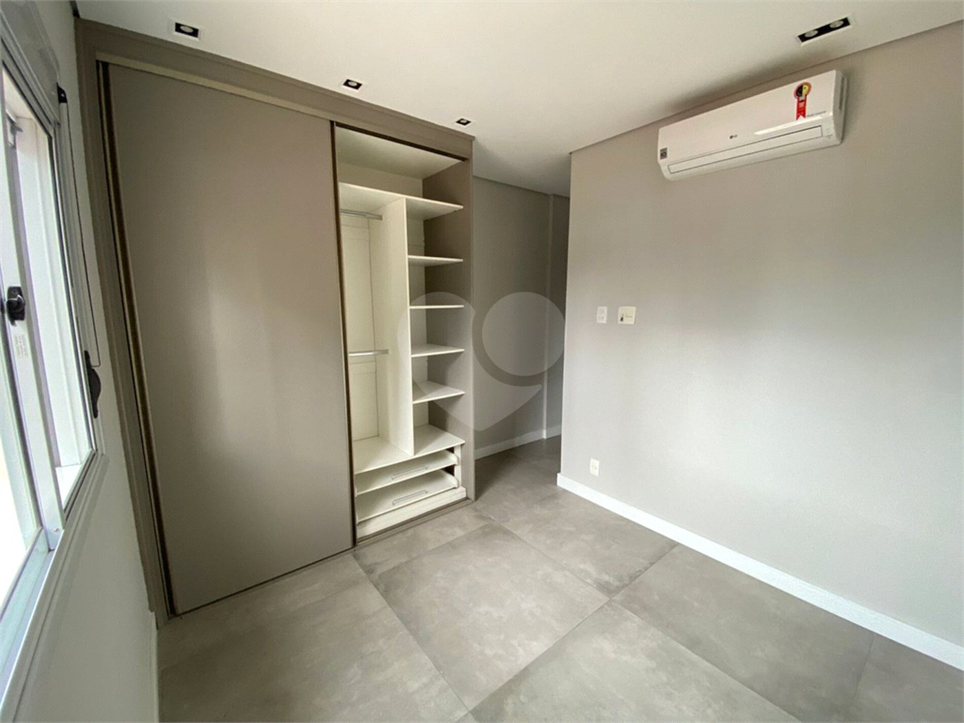 Apartamento para alugar com 2 quartos, sendo 1 suíte,  em Vila Gertrudes, São Paulo, SP
