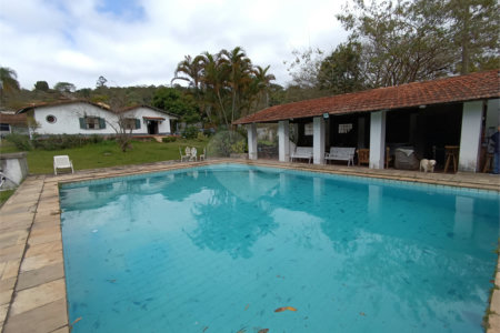 Chácara à venda com 3 quartos, sendo 1 suíte, em Dos Mendes, São Roque, SP