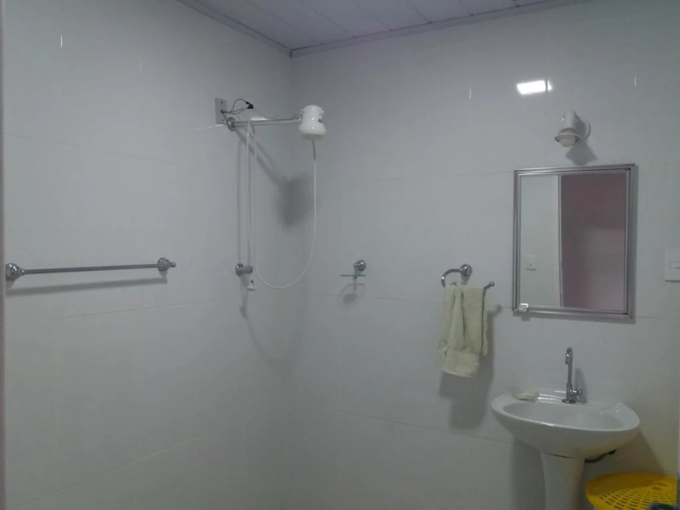 Casa à venda com 4 quartos, sendo 1 suíte, em Jardim Helga, São Paulo, SP