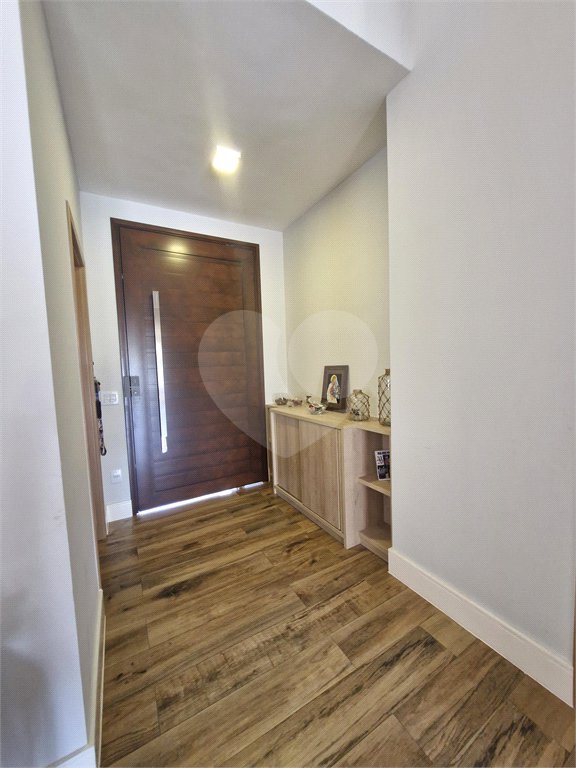 Casa à venda com 5 quartos, sendo 3 suítes, no condomínio Residencial Terras de Vinhedo, Vinhedo - SP