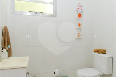 Casa à venda com 4 quartos, sendo 1 suíte, em Jardim Nova Taboão, Guarulhos, SP