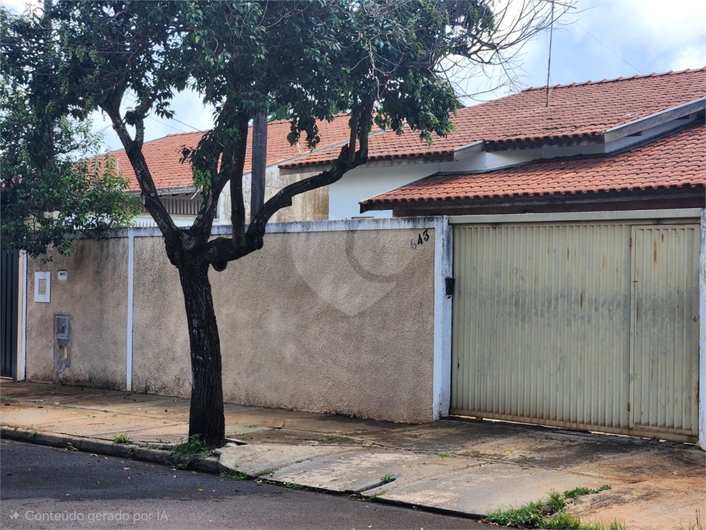 Casa à venda com 3 quartos, sendo 1 suíte, em Parque Laranjeiras, Araraquara, SP