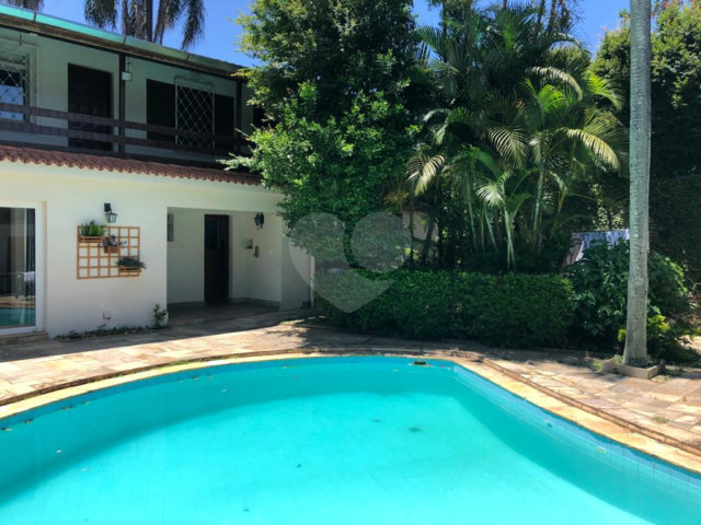 Casa Térrea à venda com 3 suítes em Jardim Petrópolis, São Paulo, SP
