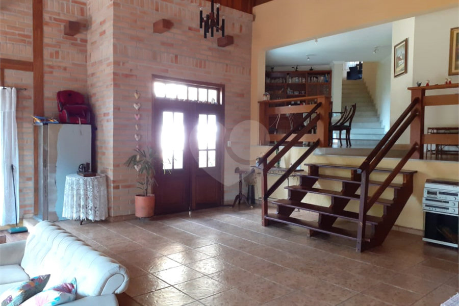 Casa à venda ou para alugar com 3 quartos, sendo 1 suíte, no condomínio Alpes de Caieiras, Caieiras - SP