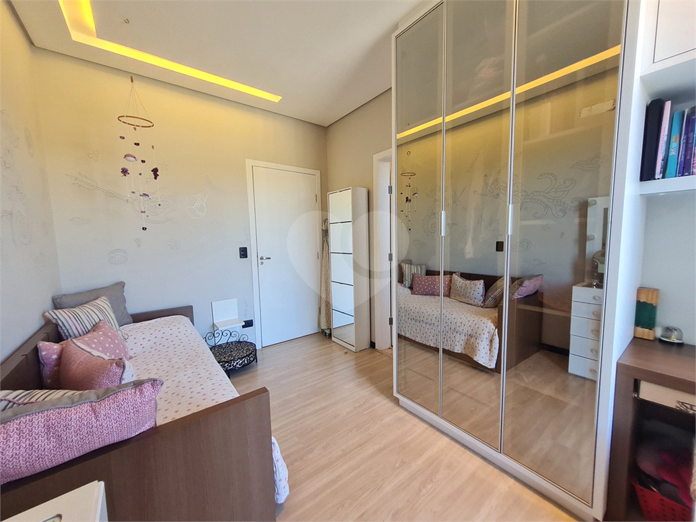 Casa à venda com 3 quartos, sendo 2 suítes, no condomínio Horizontes de Sorocaba, Sorocaba - SP