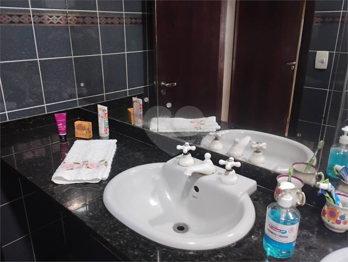Casa à venda com 3 quartos, sendo 1 suíte,  em Vila Suissa, Mogi das Cruzes, SP