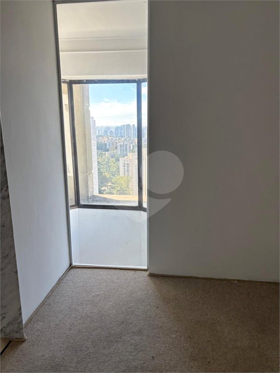 Cobertura à venda com 3 quartos, sendo 1 suíte, em Vila Andrade, São Paulo, SP