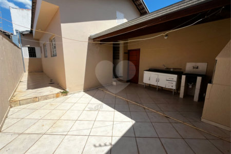Casa à venda com 3 quartos, sendo 1 suíte, em Jardim Fogaça, Itapetininga, SP