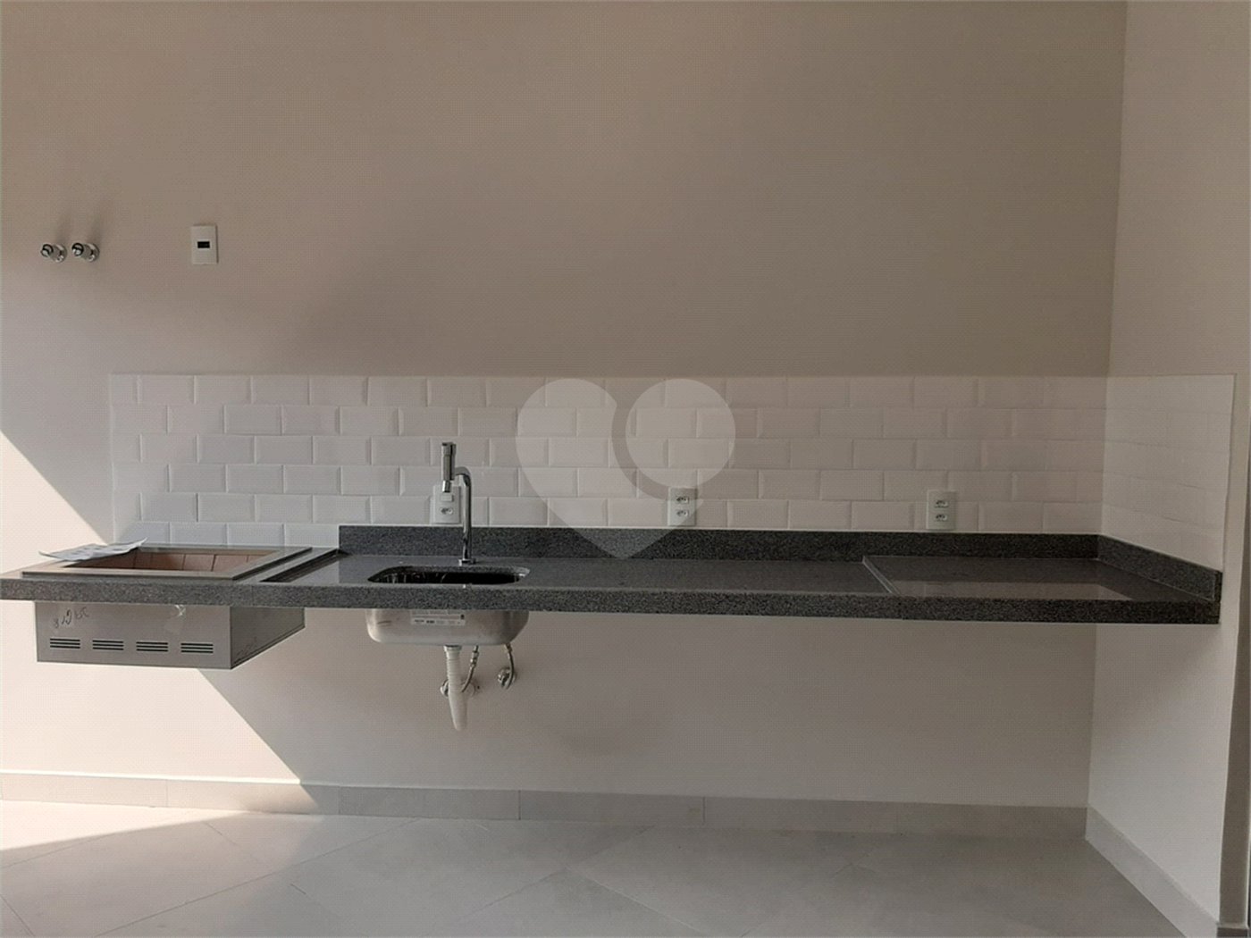 Casa à venda com 3 quartos, sendo 1 suíte, em Residencial/Comercial, Vinhedo, SP