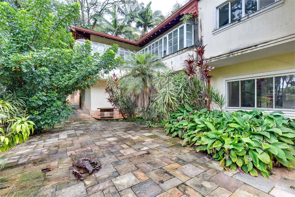 Casa à venda com 5 suítes no condomínio Chácara Flora, São Paulo - SP