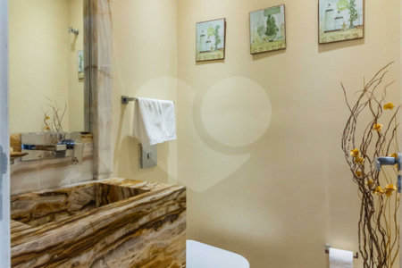 Apartamento à venda com 3 suítes em Vila Cordeiro, São Paulo, SP