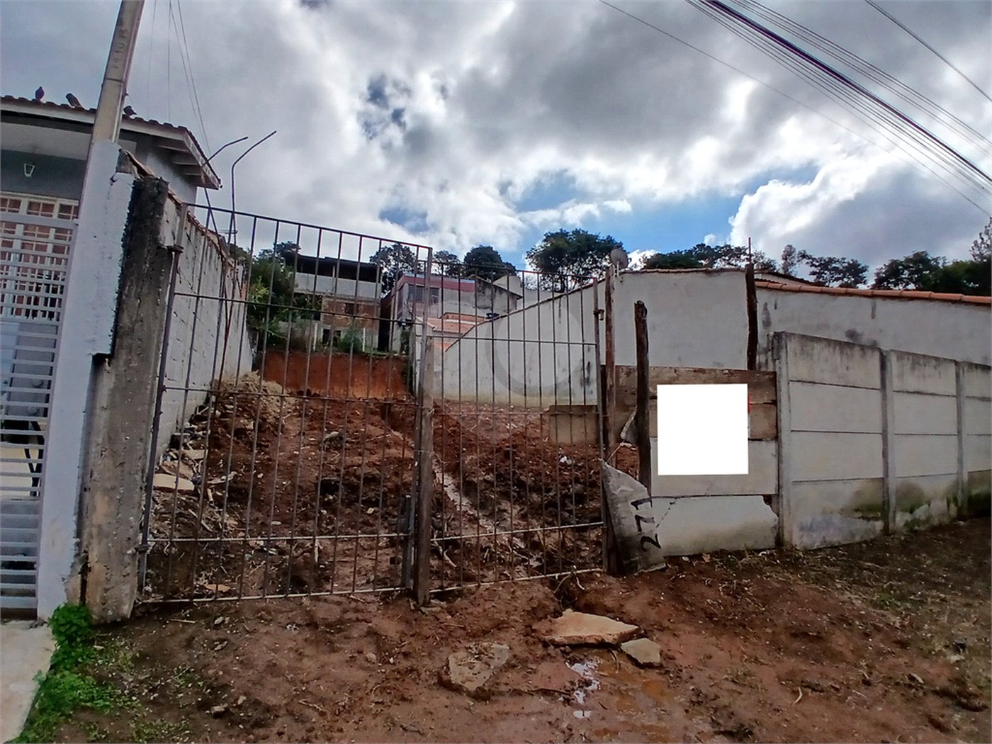 Terreno a venda com 300m² no Jardim do Trevo Atibaia