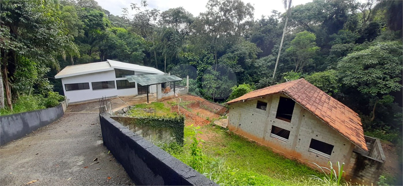 Casa à venda com 1 suíte no condomínio Associação Reserva das Hortênsias, Mairiporã - SP